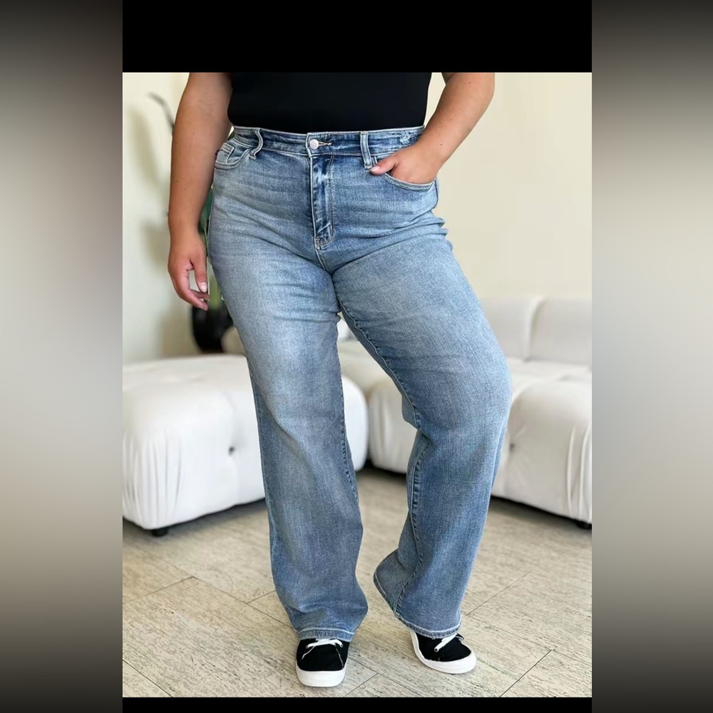 NWT Judy Blue Women's Casual Comfort Full Size High Waist Straight Jeans